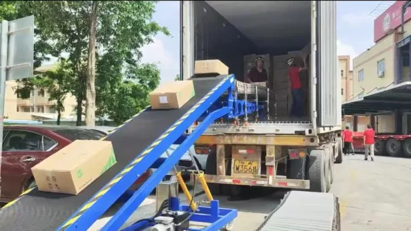 Hydraulic Roller Conveyor Loading Goods