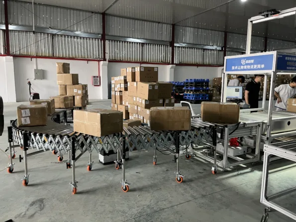 flexible powered roller conveyor in logistics industry