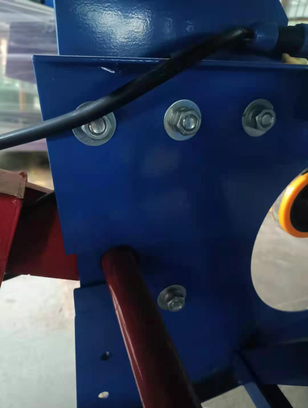 1. Aligning Frame Groove with Bearing Shaft