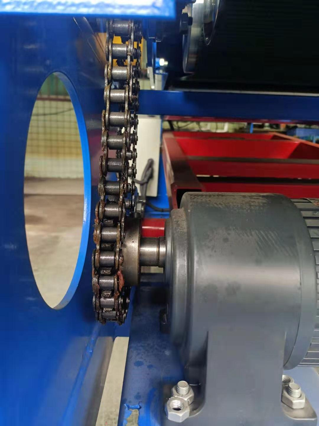 2. Applying Grease to Chains After Use