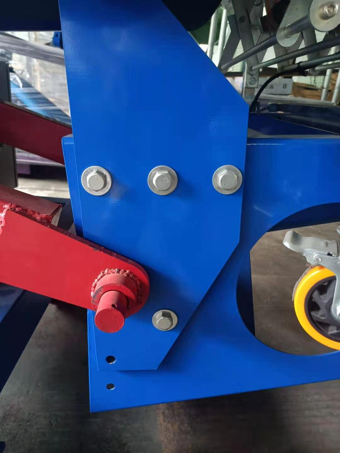 2. Tightening Screws and Placing Roller Conveyor on Frame