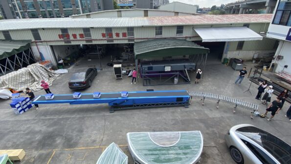 Telescopic Conveyor with Powered Roller Conveyor