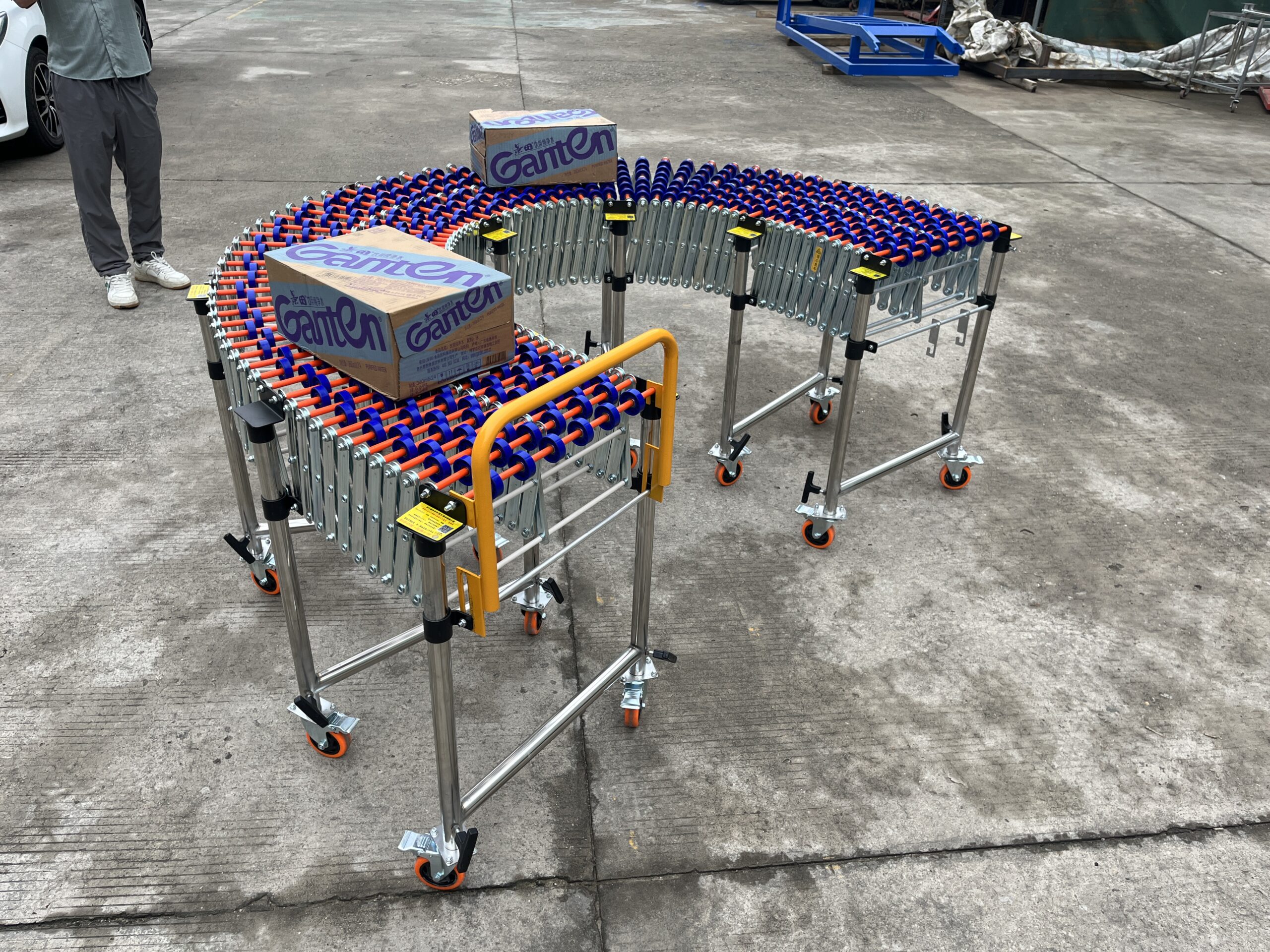 Gravity Skate Wheel Conveyor
