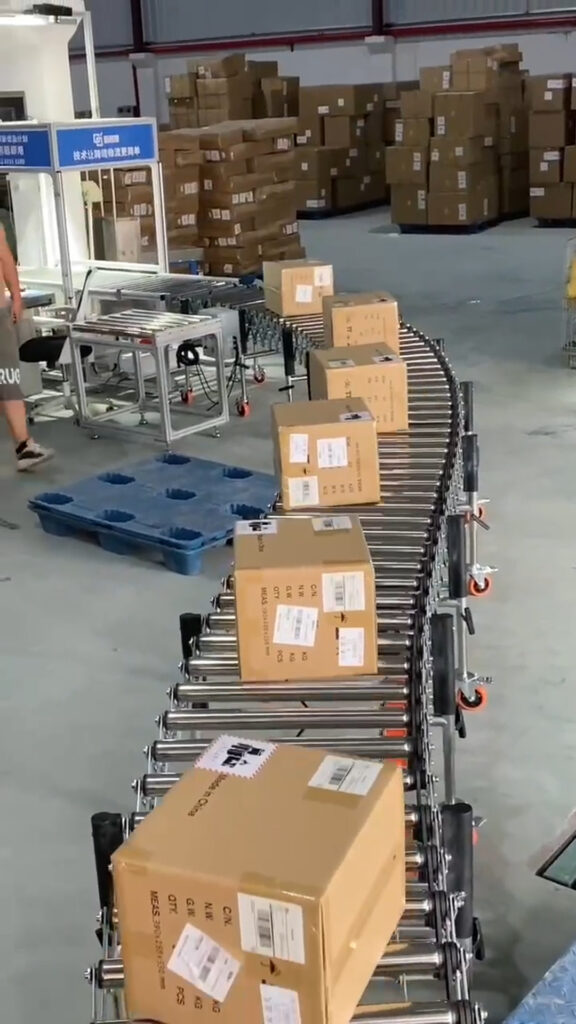 Logistics Parcels in Cartons Conveying Solution with Powered Roller Conveyor