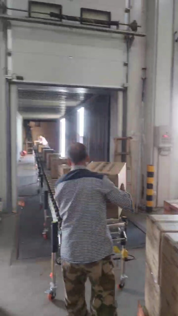 Home Appliances in Cartons Loading Solution with Powered Roller Conveyor